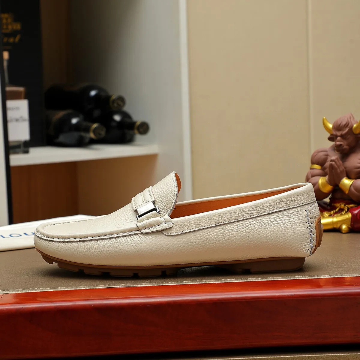 Men's shoes 💰360 💰 LV Louis Vuitton's top-quality Peaches men's shoes 💯Original copy of the official website, the upper is made of imported official website 1:1 material ❌Italian 🇮🇹 cowhide surface, imported pigskin lining. It’s definitely not made with ordinary craftsmanship, it’s the model used by celebrities! The factory’s craftsmanship is designed to create the most perfect shoes for trendy men! Colors available! 38-44 yards